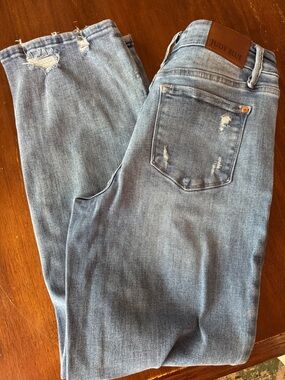 Judy Blue Light Blue Distressed Straight Jeans